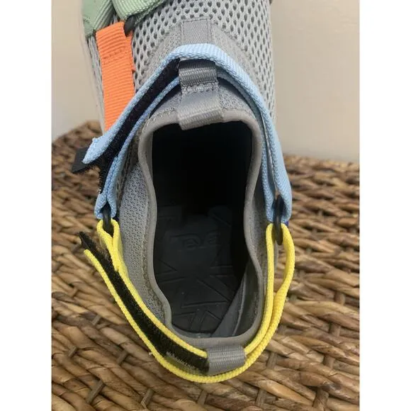 Teva Outflow Universal Gray Multicolor Water Comfort Sandal Shoe Kid’s Size 3