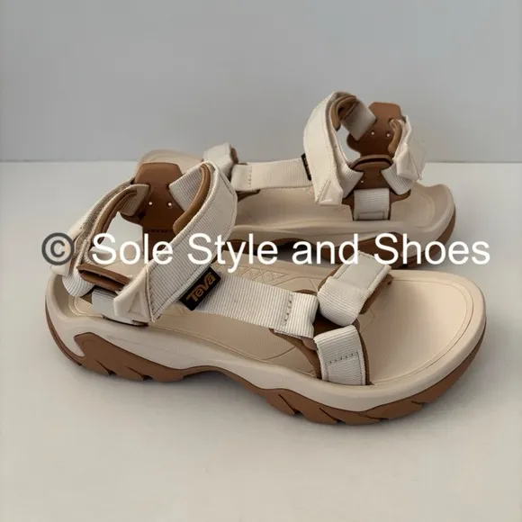 Teva Terra Fi 5 Universal Sandals Coconut 7 NEW without Box