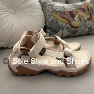 Teva Terra Fi 5 Universal Sandals Coconut 7 NEW without Box