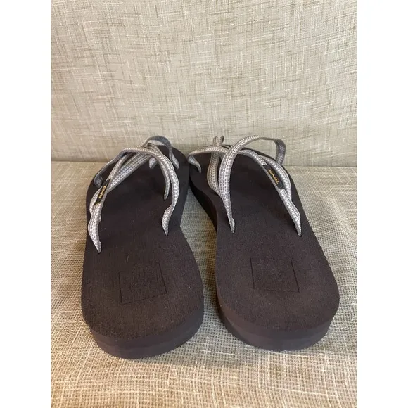 Teva Women's Olowahu Antiguous Strappy Sandals Brown/ Tan Size: 7 6840