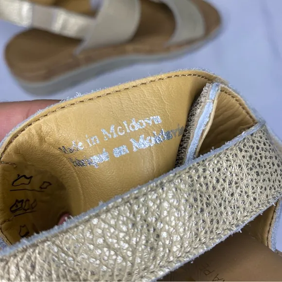 The Flexx Two Straps Adjustable Sandal Gold Size 6.5