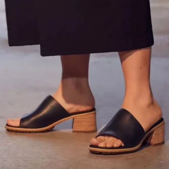 Timberland Laguna Shore Black Leather Mule Sandals