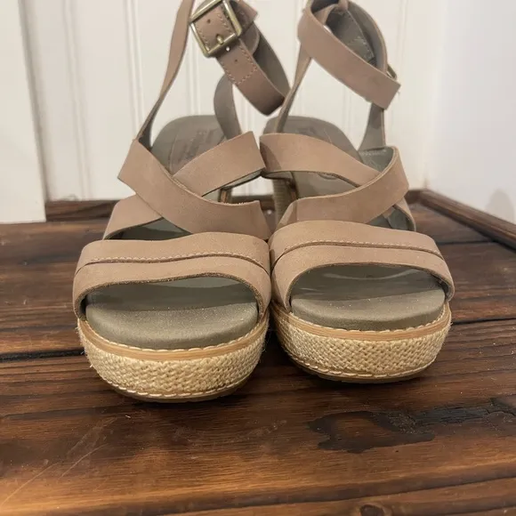 Timberland Women's Tan Earthkeeper Wedge Sandals