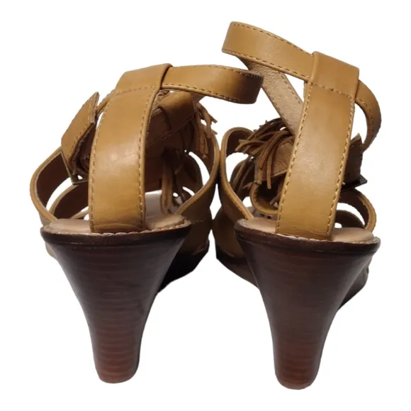 Tommy Bahama Palrinna Tassel Wedge Sandals