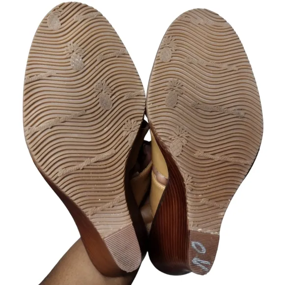 Tommy Bahama Palrinna Tassel Wedge Sandals