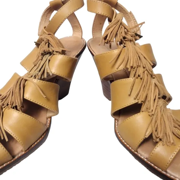 Tommy Bahama Palrinna Tassel Wedge Sandals