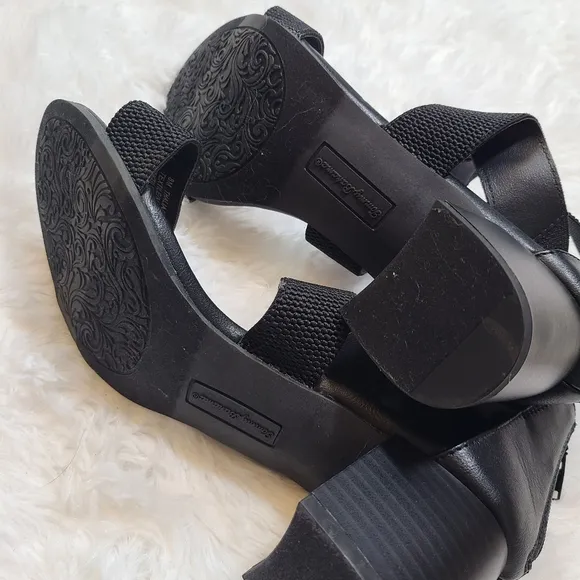 Tommy Bahama  - Thalia Sandals Heels size 8