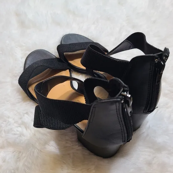 Tommy Bahama  - Thalia Sandals Heels size 8
