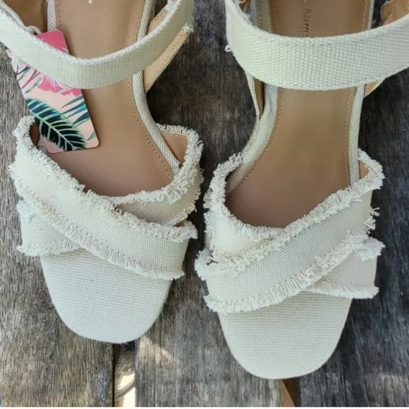 Tommy Bahamas Bethany Wedge CrissCross Sandals Oatmeal 9.5