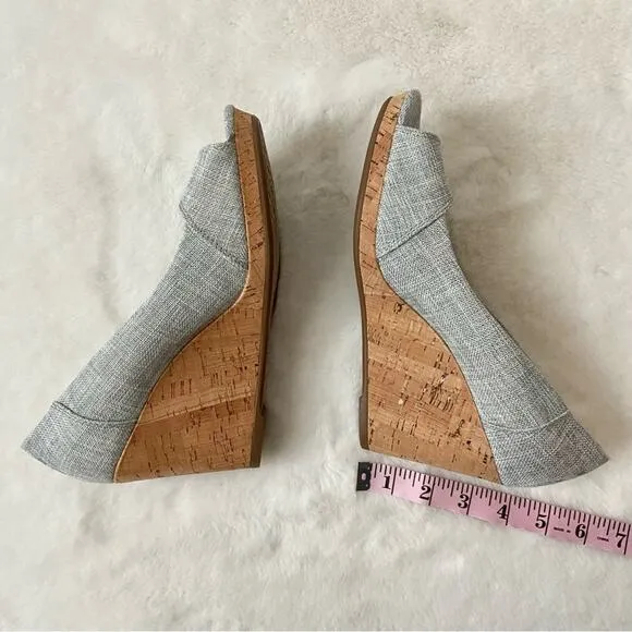 Toms Light Gray Wedge Sandals Size 9