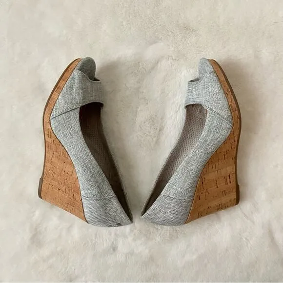 Toms Light Gray Wedge Sandals Size 9
