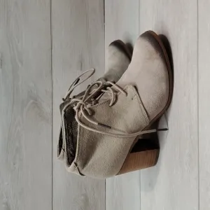 Toms Women Ankle Suede Heels Sandals shoes sz 9