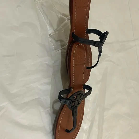 Tory Burch Gabriel Flat Perfect Black Leather Thong Sandal  Size 6