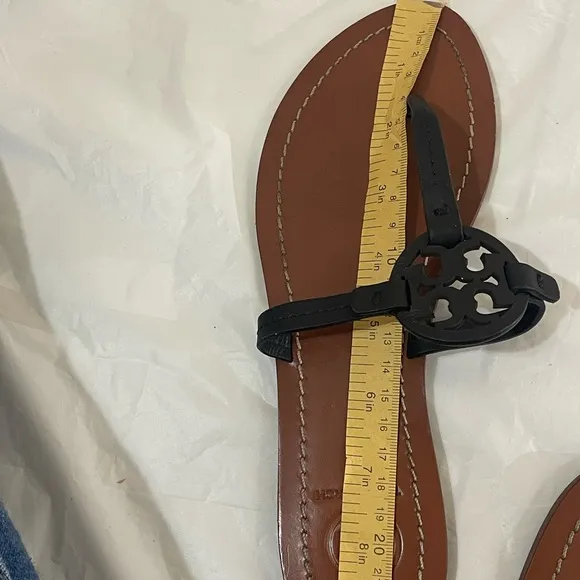 Tory Burch Gabriel Flat Perfect Black Leather Thong Sandal  Size 6