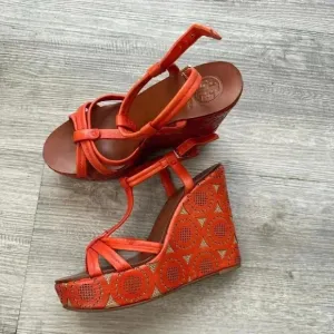 Tory Burch Ida Cutout Wedge OrangeLeather Sandals Size 7.5 comfy