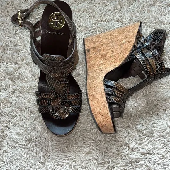 TORY BURCH Leslie Brown Snake Strappy Wedge Platform Sandals  8.5