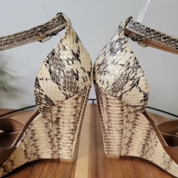 Tory Burch Livia Leather Snakeskin Wedge Sandals Size 6