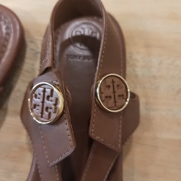 Tory Burch Minnie leather travel sandals 10M. Brown Color