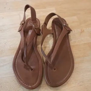 Tory Burch Minnie leather travel sandals 10M. Brown Color