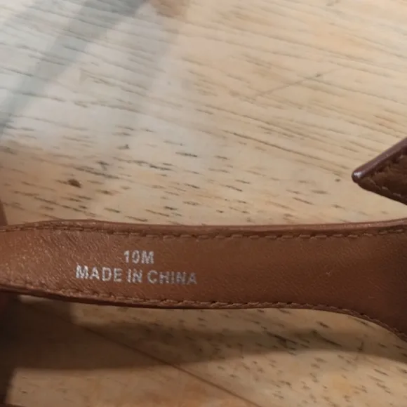 Tory Burch Minnie leather travel sandals 10M. Brown Color