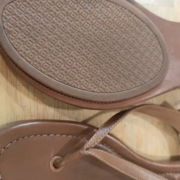 Tory Burch Minnie leather travel sandals 10M. Brown Color