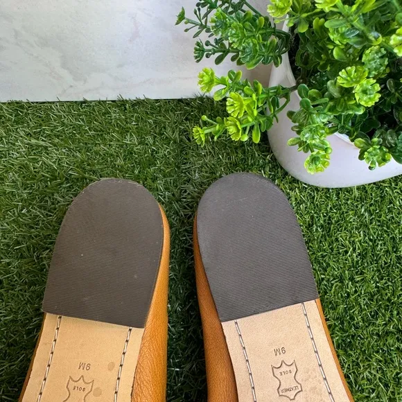 TORY BURCH  Perrine Loafer brown (tan) leather flats size 9 office formal shoes