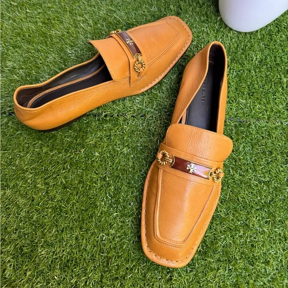 TORY BURCH  Perrine Loafer brown (tan) leather flats size 9 office formal shoes