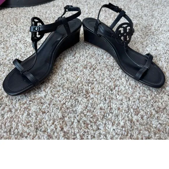 TORY BURCH T-Strap Black Leather Wedge strappy sandals, size 7.5 M