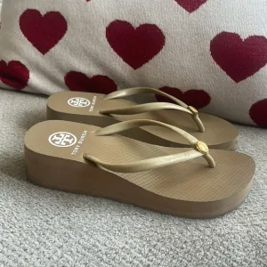 Tory Burch Wedge Beige Sandals Gold Emblem