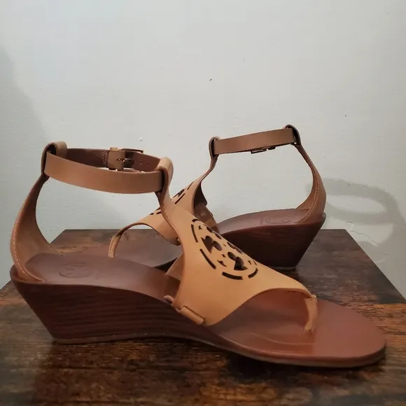 Tory Burch Zoey Wedge Sandals Size 7.5 Tan