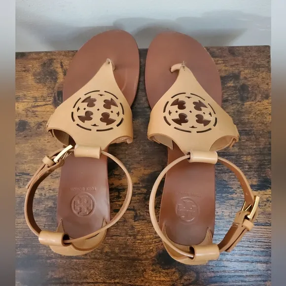 Tory Burch Zoey Wedge Sandals Size 7.5 Tan