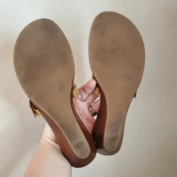 Tory Burch Zoey Wedge Sandals Size 7.5 Tan