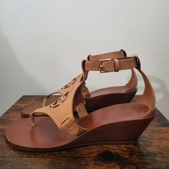 Tory Burch Zoey Wedge Sandals Size 7.5 Tan