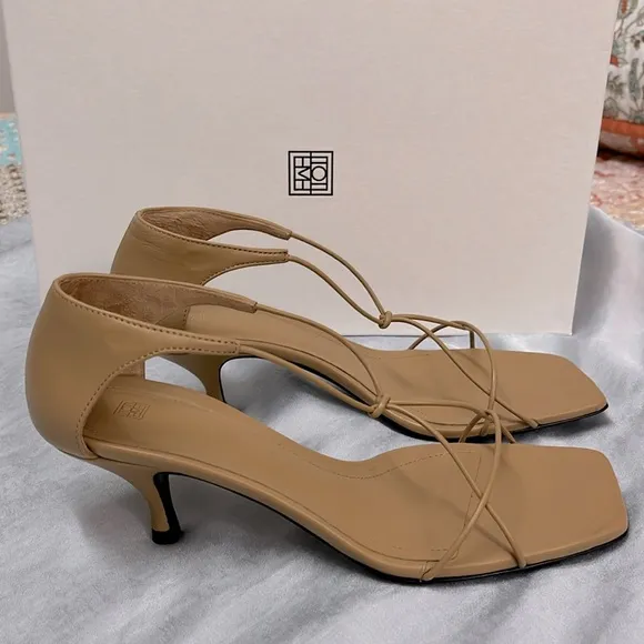 TOTEME the Knot Leather Sandals in caramel brown IT 38 US 8 Brand New!