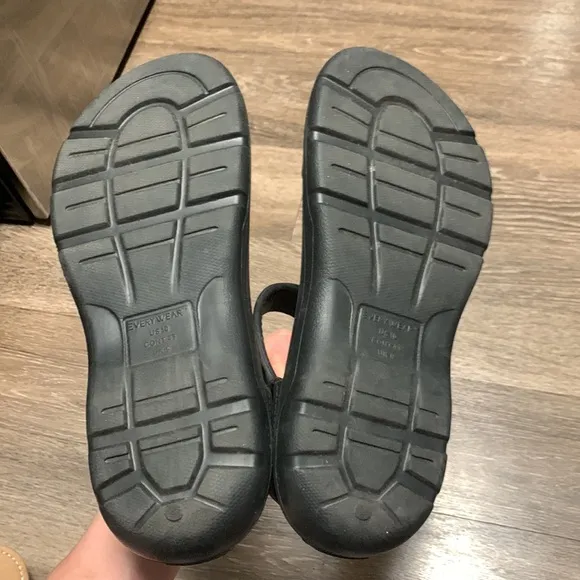 Totes Sandals