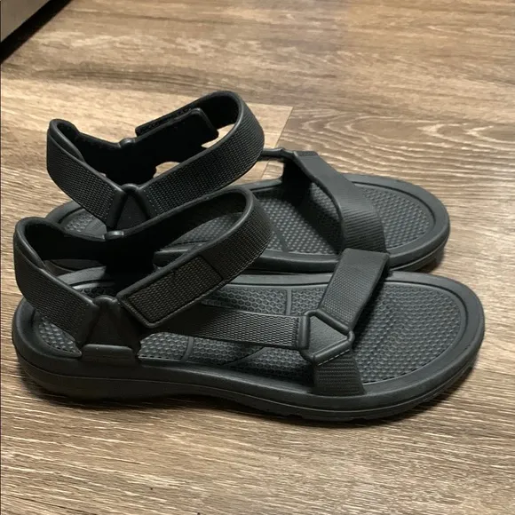 Totes Sandals