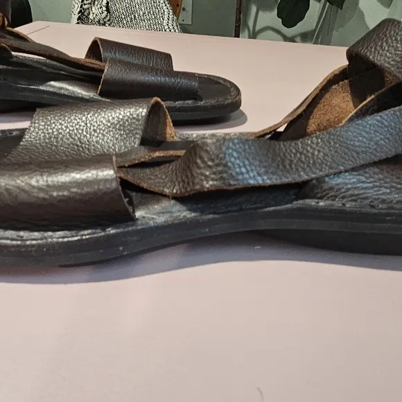 TRIPPEN Manolo Leather Wrap Sandal In Dark Brown. Size 37(US 6.5/7)