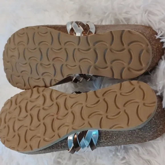 Tuscany By Easy Street Womens Gold &amp; Silver Slide Wedge Sandals Size 7.5 WW NEW