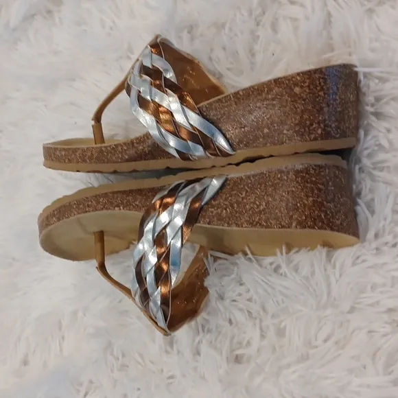 Tuscany By Easy Street Womens Gold &amp; Silver Slide Wedge Sandals Size 7.5 WW NEW