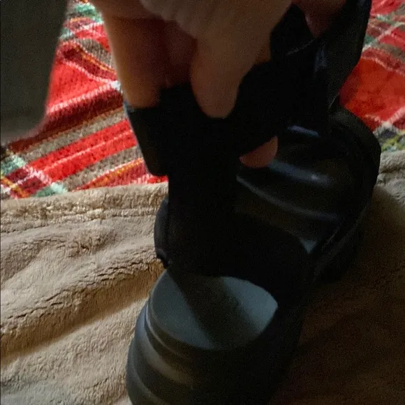 UGG Black Sandals with Woven Design and Ankle Support