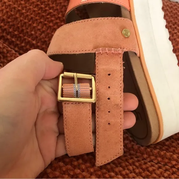 UGG Braelynn Leather Platform Sandals Size 7