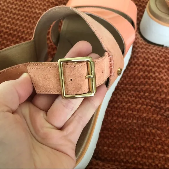 UGG Braelynn Leather Platform Sandals Size 7