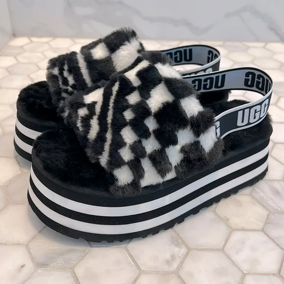 UGG Disco Marble Fluff Ya Stacked Platform Black &amp; White Slippers Sandals Size 8