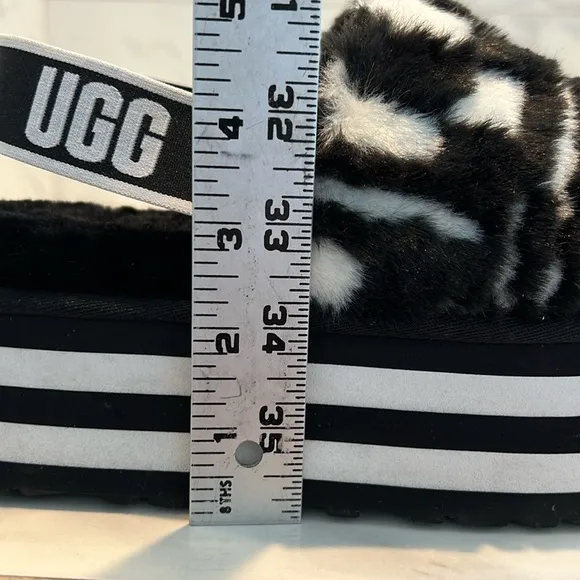 UGG Disco Marble Fluff Ya Stacked Platform Black &amp; White Slippers Sandals Size 8