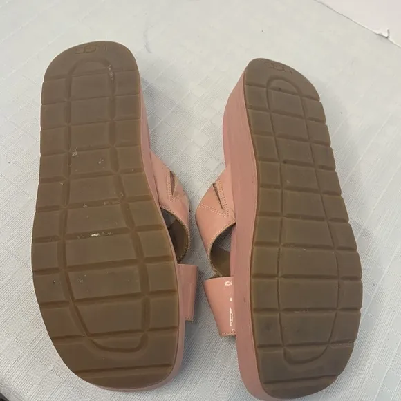 UGG Emily Sandals in light rose
