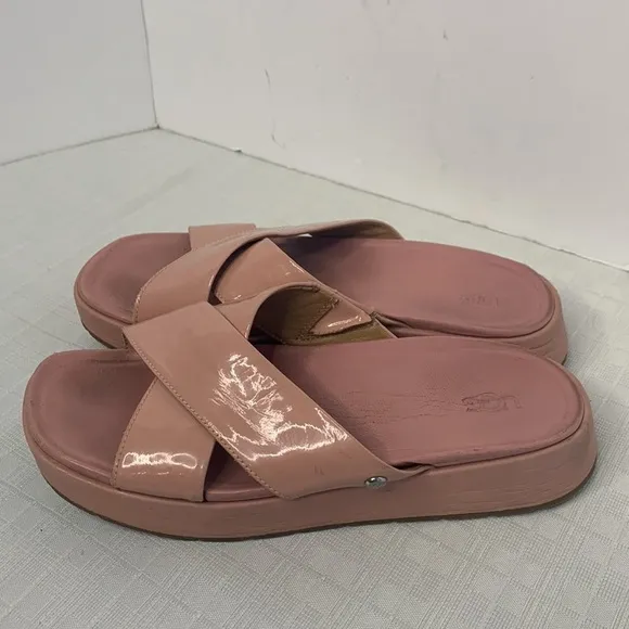 UGG Emily Sandals in light rose