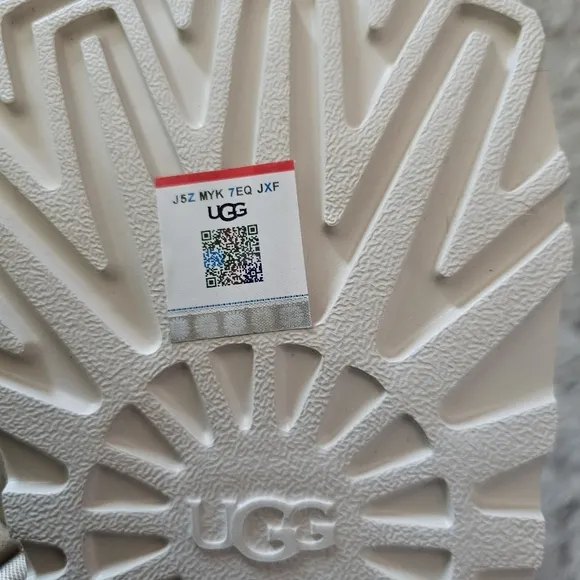 UGG Goldencoast Men's Multistrap Sandals in Beige Size 12 NEW