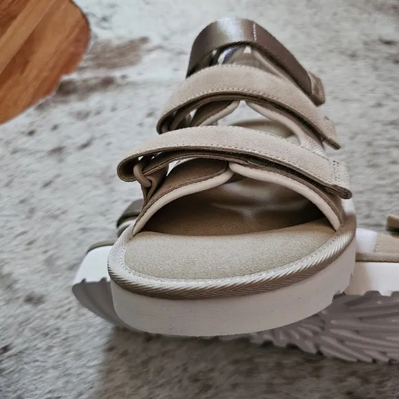 UGG Goldencoast Men's Multistrap Sandals in Beige Size 12 NEW