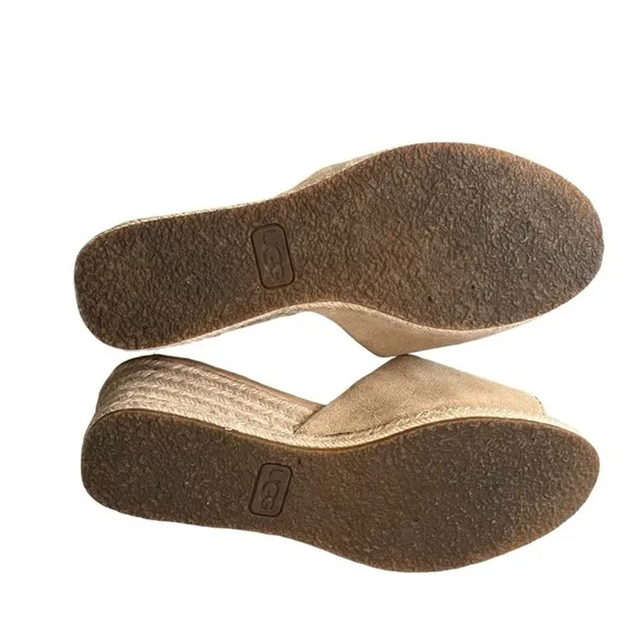UGG Oatmeal Suede Wedge HeelEspadrilles /Sandals Women's Size 7.5
