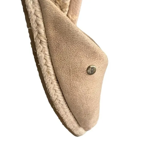 UGG Oatmeal Suede Wedge HeelEspadrilles /Sandals Women's Size 7.5